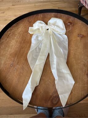 Ivory Decorative Ribbon Bow for Home Accents